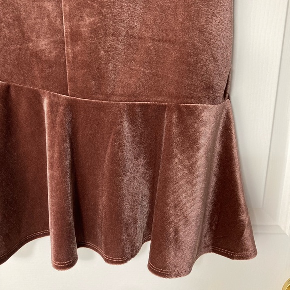 🌺HOST PICK🌺Forever 21 Mauve Velour High-Low Skirt (BNWT) - Picture 7 of 13